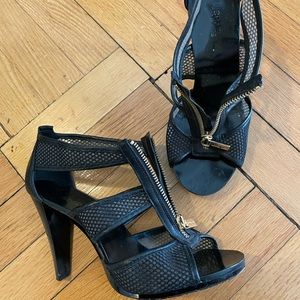 Michael KORS | Berkley T Strap Heels